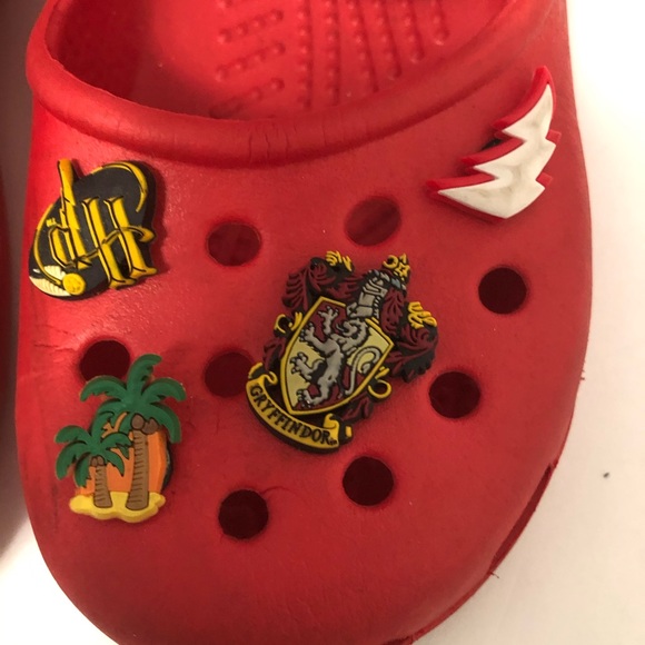 crocs harry potter pins